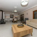 Denis מוגלה